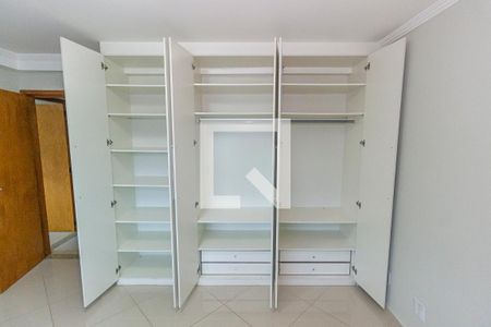 Apartamento para alugar com 119m², 3 quartos e 1 vaga Apartamento para alugar com 119m², 3 quartos e 1 vagaSuíte