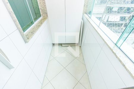 Apartamento para alugar com 119m², 3 quartos e 1 vaga Apartamento para alugar com 119m², 3 quartos e 1 vagaCozinha e Área de Serviço
