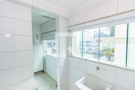 Apartamento para alugar com 119m², 3 quartos e 1 vaga Apartamento para alugar com 119m², 3 quartos e 1 vagaCozinha e Área de Serviço