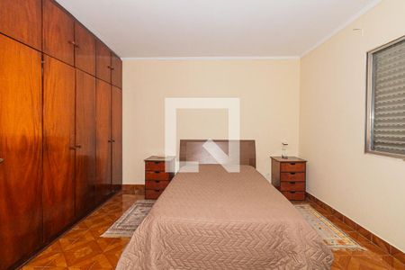 Quarto 1 de casa para alugar com 3 quartos, 298m² em Vila Albertina, São Paulo