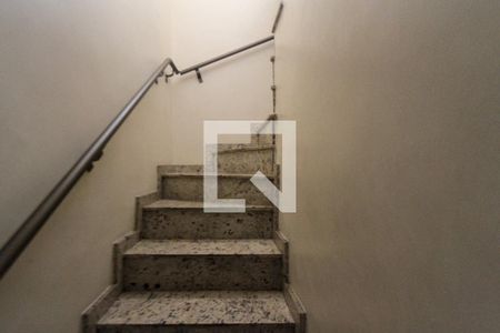 Escada de casa à venda com 3 quartos, 130m² em Vila Bela, São Paulo