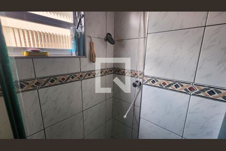 Banheiro de apartamento para alugar com 1 quarto, 60m² em Aparecida, Santos