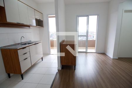 Sala e Cozinha de apartamento para alugar com 2 quartos, 43m² em Vila Iasi, Taboão da Serra