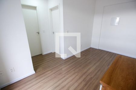 Sala de apartamento para alugar com 2 quartos, 43m² em Vila Iasi, Taboão da Serra