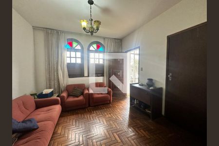 Sala de casa à venda com 4 quartos, 240m² em Serra, Belo Horizonte