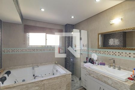 Apartamento à venda com 182m², 3 quartos e 1 vagaBanheiro 1 - Suíte