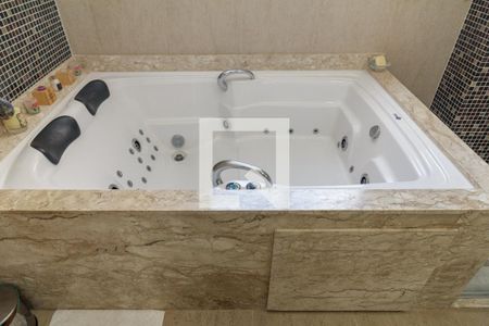 Apartamento à venda com 182m², 3 quartos e 1 vagaBanheiro 1 - Suíte