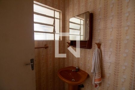 Casa para alugar com 180m², 3 quartos e 2 vagasBanheiro de Serviço