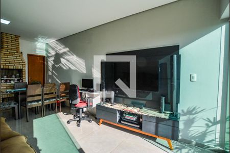 Sala de TV de apartamento à venda com 3 quartos, 116m² em Vila Camilópolis, Santo André