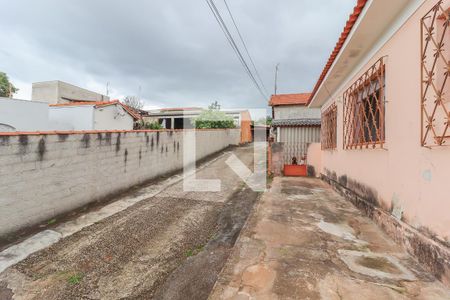 Casa à venda com 750m², 3 quartos e 5 vagasQuintal