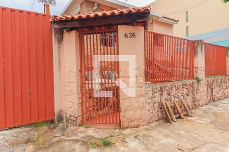Casa à venda com 750m², 3 quartos e 5 vagasFachada