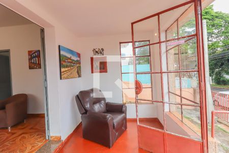 Casa à venda com 750m², 3 quartos e 5 vagasSacada