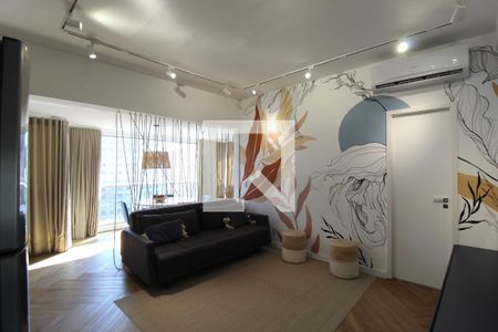 Sala/Cozinha de apartamento à venda com 1 quarto, 54m² em Vila Olímpia, São Paulo