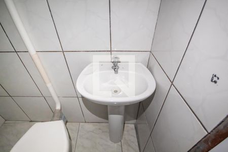Banheiro de kitnet/studio para alugar com 1 quarto, 25m² em Vila Yara, Osasco