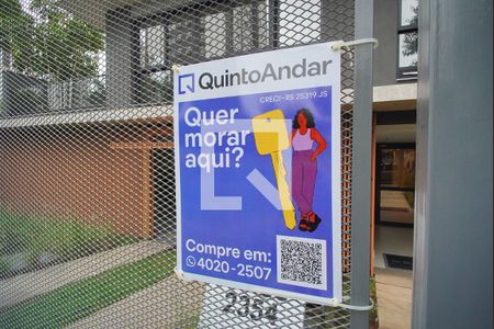 Apartamento à venda com 126m², 3 quartos e 2 vagasPlaquinha na fachada.