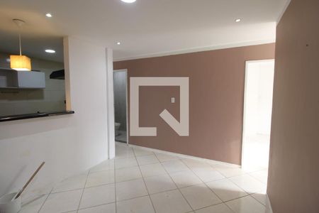 Sala de casa de condomínio para alugar com 2 quartos, 73m² em Bento Ribeiro, Rio de Janeiro