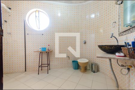 Casa à venda com 339m², 3 quartos e 4 vagasBanheiro da Suíte