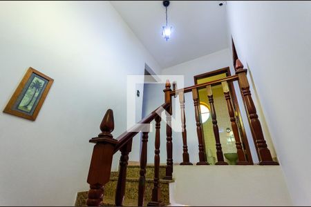 Escada de casa à venda com 3 quartos, 339m² em Jardim Peri, São Paulo