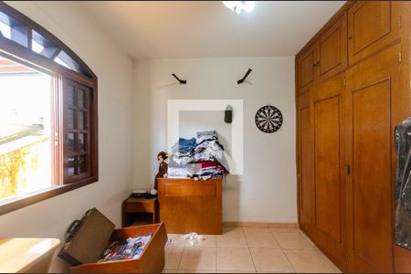 Casa à venda com 339m², 3 quartos e 4 vagasQuarto 2