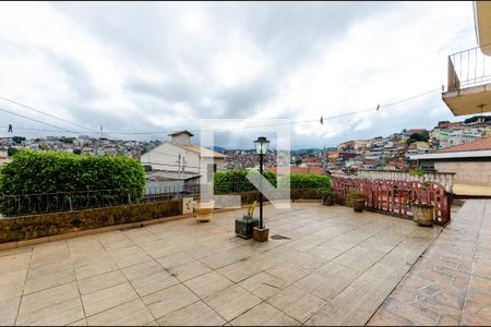 Casa à venda com 339m², 3 quartos e 4 vagasQuintal