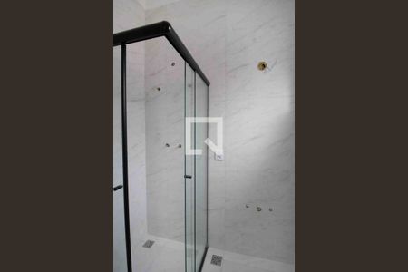 Casa de condomínio para alugar com 181m², 3 quartos e 4 vagasBanheiro da Suíte 3