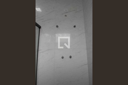 Casa de condomínio para alugar com 181m², 3 quartos e 4 vagasBanheiro da Suíte 1