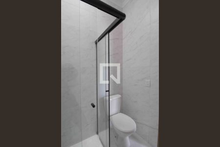 Casa de condomínio para alugar com 181m², 3 quartos e 4 vagasBanheiro da Suíte 2