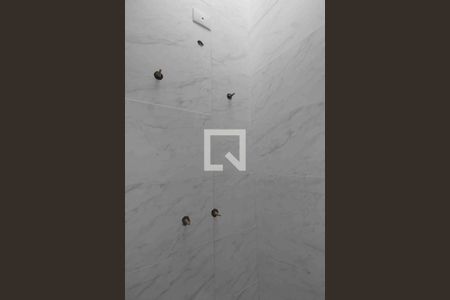 Casa de condomínio para alugar com 181m², 3 quartos e 4 vagasBanheiro da Suíte 2