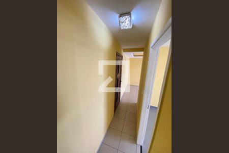 Corredor de apartamento para alugar com 2 quartos, 49m² em Inhaúma, Rio de Janeiro