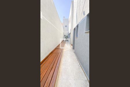 Casa à venda com 270m², 4 quartos e 6 vagas Casa à venda com 270m², 4 quartos e 6 vagasCorredor - Quintal