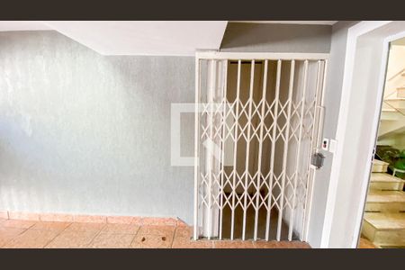 Casa à venda com 270m², 4 quartos e 6 vagas Casa à venda com 270m², 4 quartos e 6 vagasGaragem