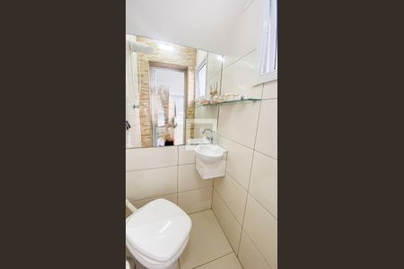 Casa à venda com 270m², 4 quartos e 6 vagas Casa à venda com 270m², 4 quartos e 6 vagasEdícula - Churrasqueira - Banheiro