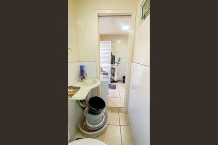 Casa à venda com 270m², 4 quartos e 6 vagas Casa à venda com 270m², 4 quartos e 6 vagasÁrea de Serviço - Banheiro