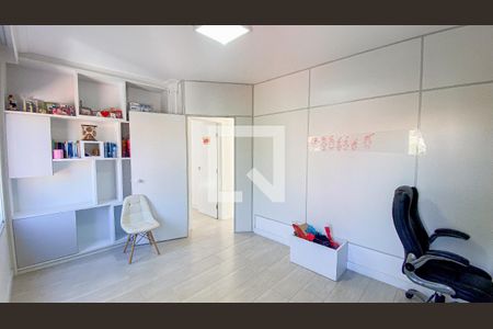 Casa à venda com 270m², 4 quartos e 6 vagas Casa à venda com 270m², 4 quartos e 6 vagasQuarto