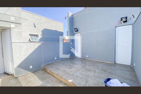 Casa à venda com 270m², 4 quartos e 6 vagas Casa à venda com 270m², 4 quartos e 6 vagasVaranda da Suíte 1