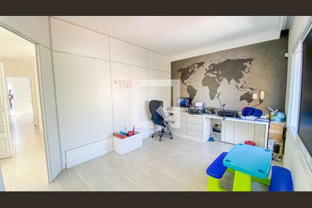 Casa à venda com 270m², 4 quartos e 6 vagas Casa à venda com 270m², 4 quartos e 6 vagasQuarto