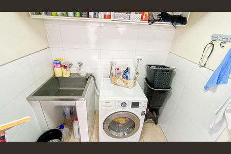 Casa à venda com 270m², 4 quartos e 6 vagas Casa à venda com 270m², 4 quartos e 6 vagasÁrea de Serviço