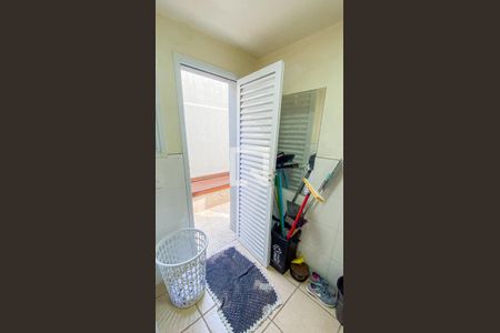 Casa à venda com 270m², 4 quartos e 6 vagas Casa à venda com 270m², 4 quartos e 6 vagasÁrea de Serviço