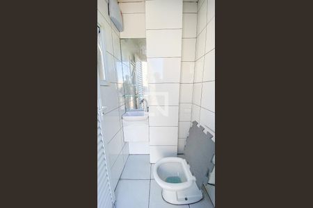 Casa à venda com 270m², 4 quartos e 6 vagas Casa à venda com 270m², 4 quartos e 6 vagasVaranda da Suíte 1 - Banheiro