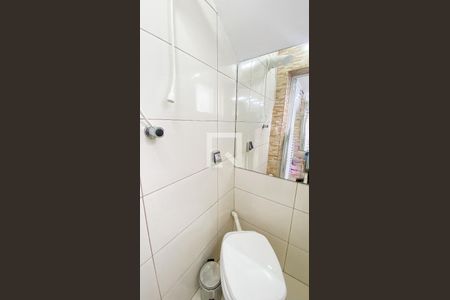 Casa à venda com 270m², 4 quartos e 6 vagas Casa à venda com 270m², 4 quartos e 6 vagasEdícula - Churrasqueira - Banheiro