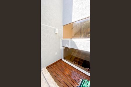 Casa à venda com 270m², 4 quartos e 6 vagas Casa à venda com 270m², 4 quartos e 6 vagasCorredor - Quintal