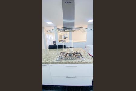 Casa à venda com 270m², 4 quartos e 6 vagas Casa à venda com 270m², 4 quartos e 6 vagasCozinha