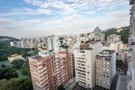 Quarto vista da janela de kitnet/studio para alugar com 1 quarto, 24m² em Laranjeiras, Rio de Janeiro