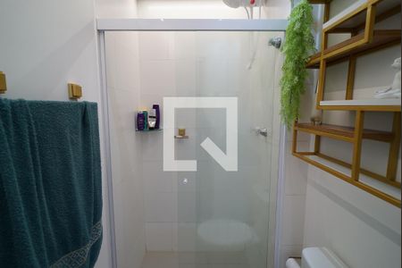 Banheiro de kitnet/studio para alugar com 1 quarto, 30m² em Jardim Trussardi, São Paulo