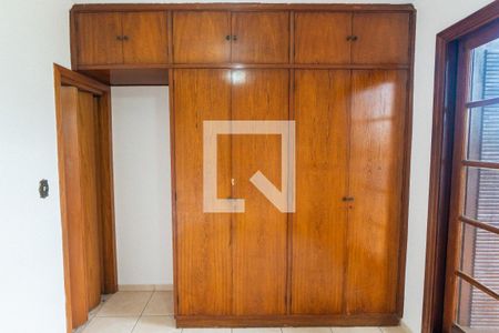 Quarto 1 - Armários de casa para alugar com 2 quartos, 150m² em Planalto Paulista, São Paulo