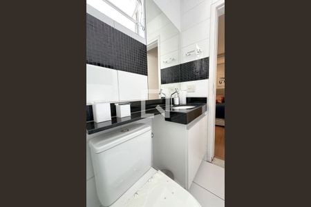 Apartamento à venda com 106m², 2 quartos e 2 vagas Apartamento à venda com 106m², 2 quartos e 2 vagasBanheiro da Suíte