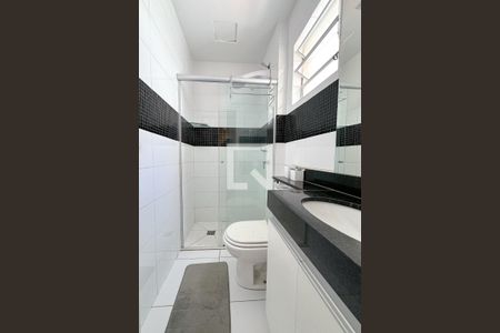 Apartamento à venda com 106m², 2 quartos e 2 vagas Apartamento à venda com 106m², 2 quartos e 2 vagasBanheiro da Suíte