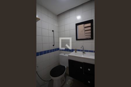 Lavabo de casa de condomínio para alugar com 2 quartos, 70m² em Vargem Grande, Rio de Janeiro