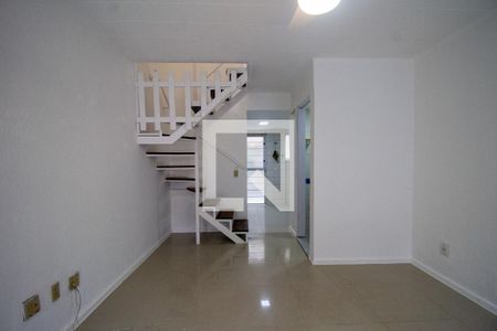 Sala de casa de condomínio para alugar com 2 quartos, 70m² em Vargem Grande, Rio de Janeiro