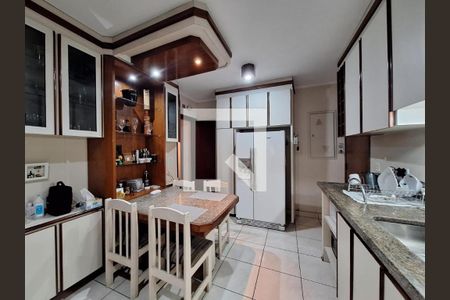 Apartamento à venda com 330m², 4 quartos e 3 vagasFoto 60